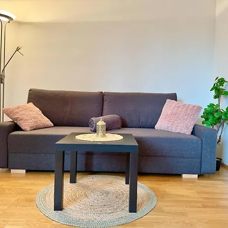 60 M2 Near Airport - Free Parking Lägenhet Schwechat