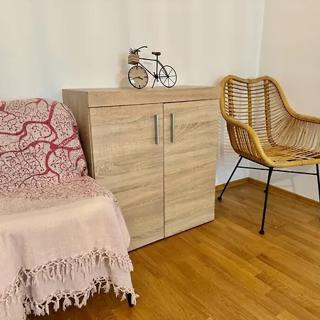 Lägenhet 60 M2 Near Airport - Free Parking *